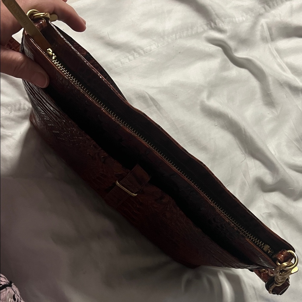 Brahmin Elegant Brown leather Crocodile Embossed Shoulder Bag - Picture 7 of 14